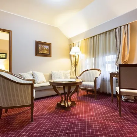 Zlatnik 4*